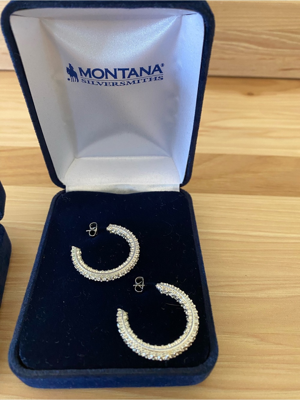 Montana Silversmiths Hoop Earrings